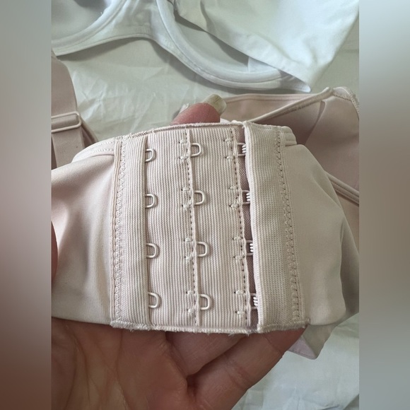 Bali Lot | (2) Comfort Minimizer Bra 42DDD Nude White | Smooth Silhouette - Picture 6 of 6